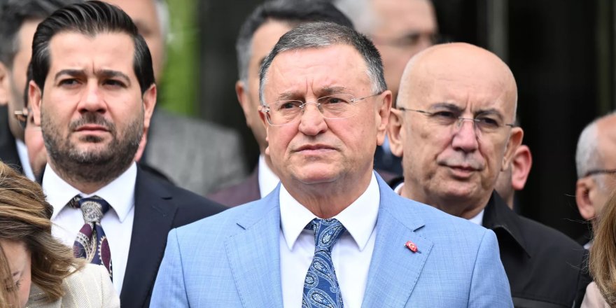 CHP'de Lütfü Savaş kesin ihraç istemiyle disipline sevk edildi