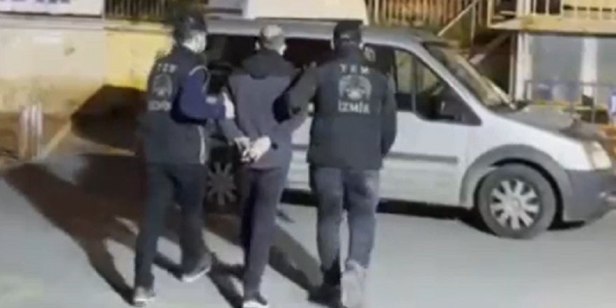 İzmir merkezli FETÖ operasyonunda 27 tutuklama