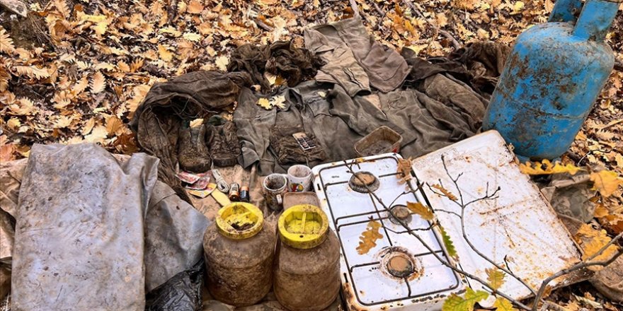 Bingöl'de terör örgütü PKK'ya ait sığınakta yaşam malzemesi ele geçirildi