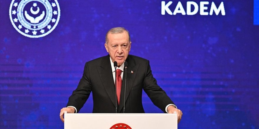 Cumhurbaşkanı Erdoğan: Değerli dostum Trump'tan eski yönetimin hatalı politikalarını terk etmesini bekliyoruz