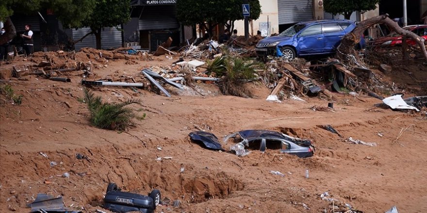 İspanya'daki sel felaketinin ardından Valensiya'da yağma iddiasıyla 253 kişi yakalandı