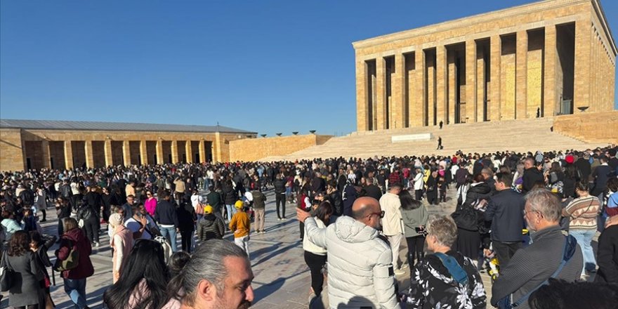 Anıtkabir'de 10 Kasım Atatürk'ü Anma Günü öncesi ziyaretçi yoğunluğu