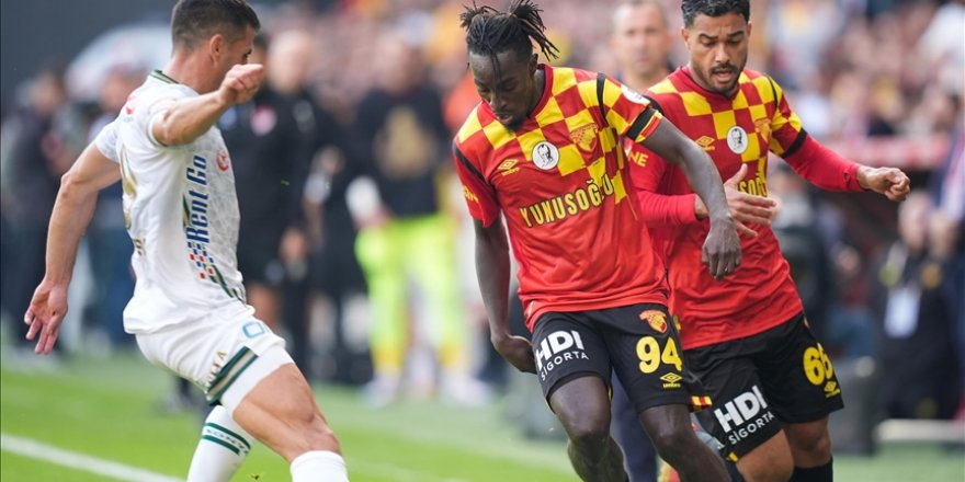 Göztepe, Konyaspor'u yenerek iç sahadaki yenilmezliğini sürdürdü