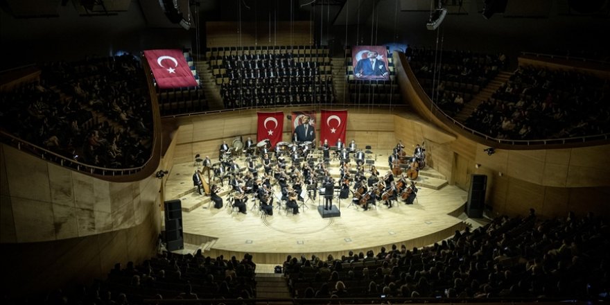 CSO, Büyük Önder Atatürk anısına özel konser verdi