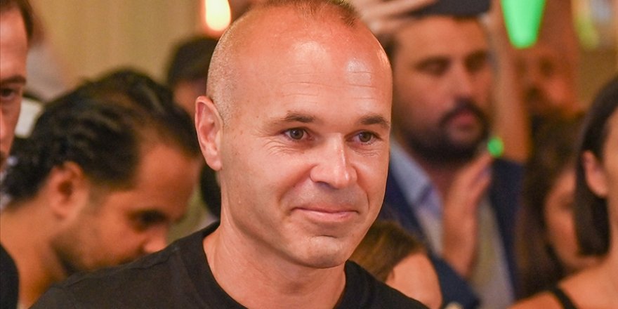 Iniesta, "El Clasico" gösteri maçıyla Tokyo'da emekliliğini kutlayacak