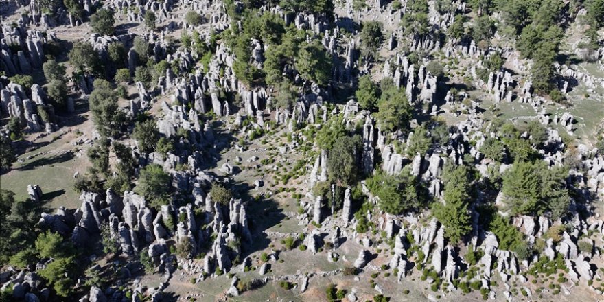 Antalya'nın coğrafi güzelliği "Adam Kayalar" turistlerin uğrak noktası oldu