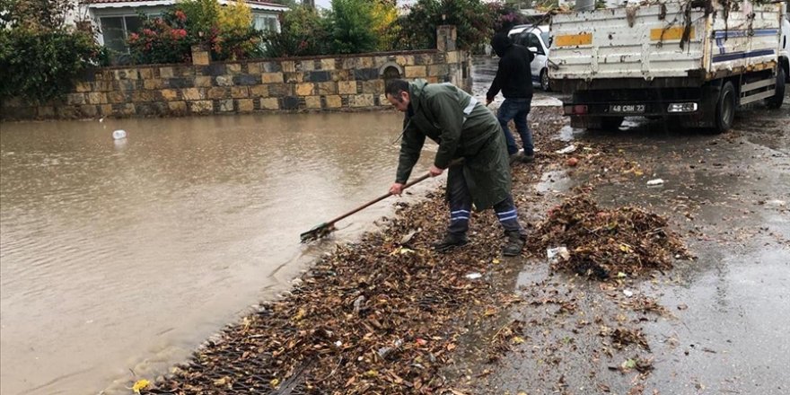 Muğla'da sağanak etkili oluyor