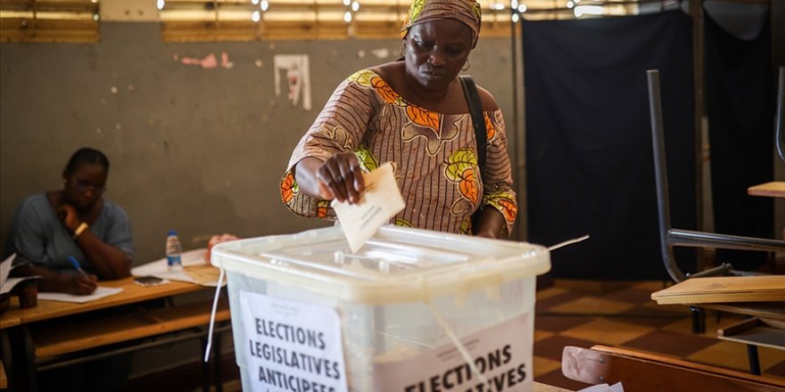 Senegal'de genel seçim yarışında PASTEF önde gidiyor