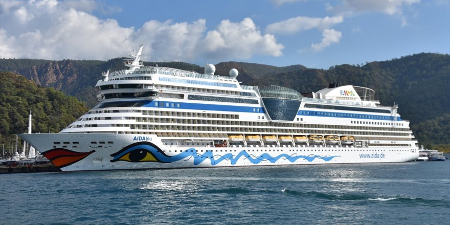 Yolcu gemisi "Aida Blu" ile Marmaris'e 2 bin 38 turist geldi