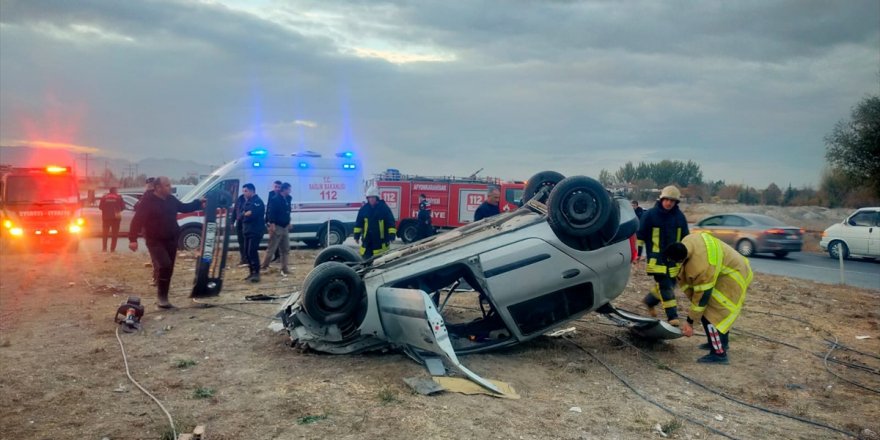 Afyonkarahisar'daki kazada ağır yaralanan sürücü öldü