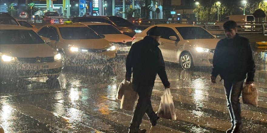 Van'da sağanak etkili oldu