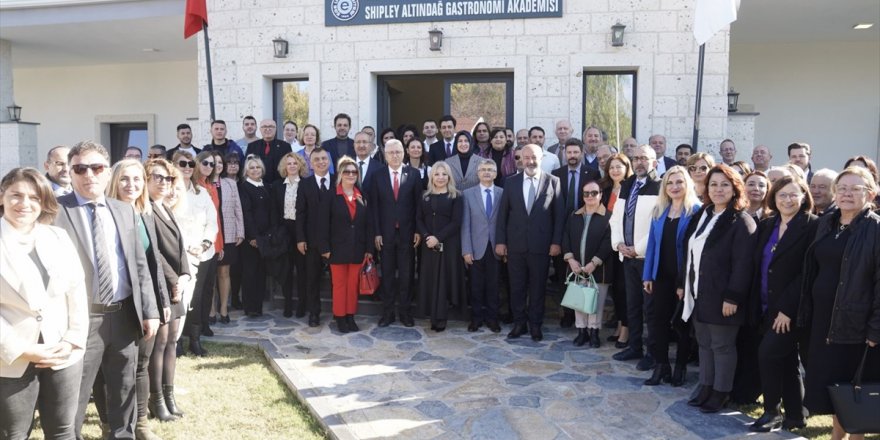 Çeşme Turizm Fakültesi'nde öğrenci yurdu hizmete girdi