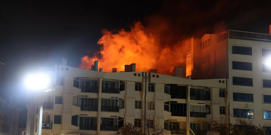 Sivas'taki dershane yangınında bir öğretmen hayatını kaybetti