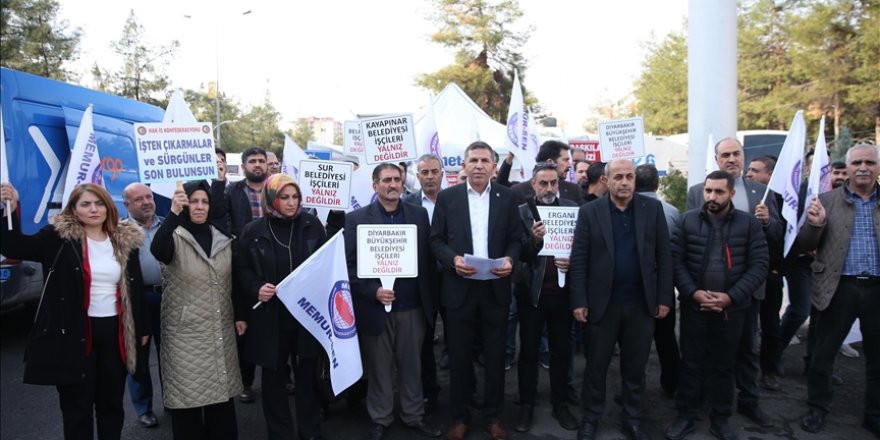 Diyarbakır'da bazı belediyelerde işten çıkarılan işçilerin eylemi sürüyor