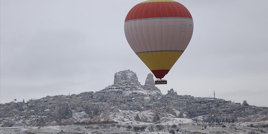 Kapadokya'da sıcak hava balon turlarına rüzgar ve tipi engeli