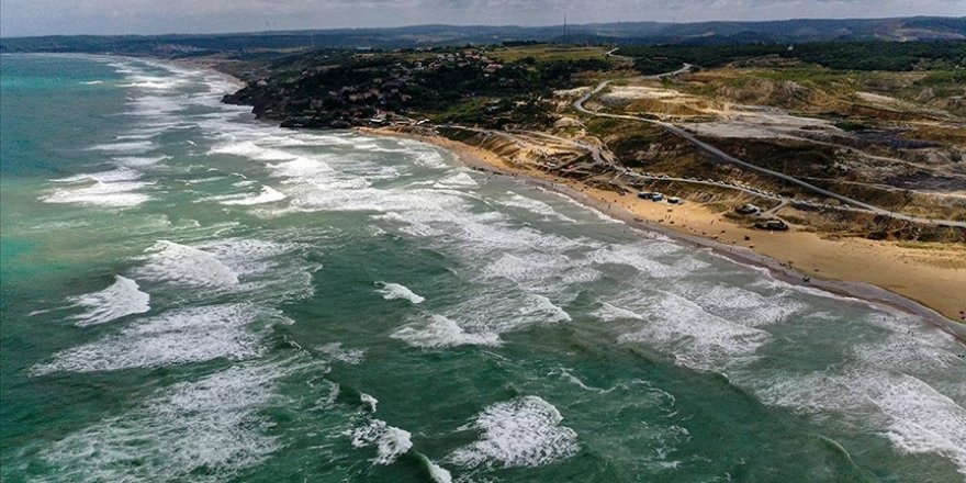 Meteoroloji'den Doğu Karadeniz ve Akdeniz için fırtına uyarısı