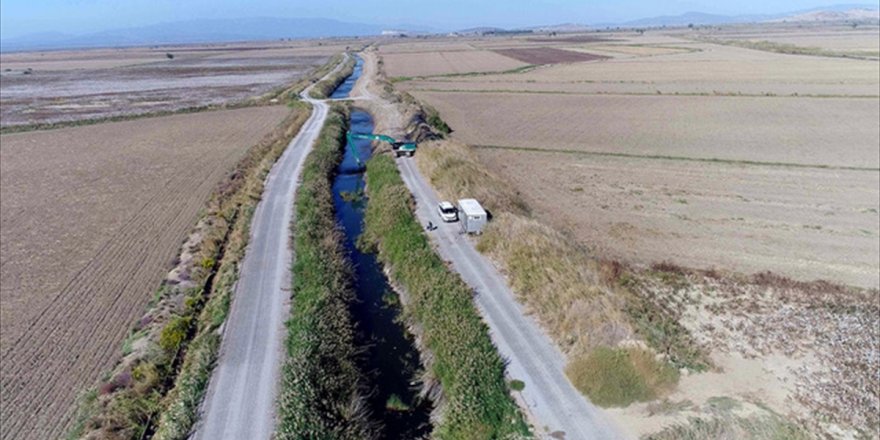 İzmir, Manisa, Uşak'taki dere ve nehirlerden 1 milyon 383 bin metreküp atık çıkarıldı