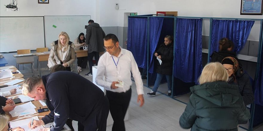 Romanya Anayasa Mahkemesi, cumhurbaşkanlığı seçiminin ilk tur sonuçlarının yeniden sayılmasına karar verdi