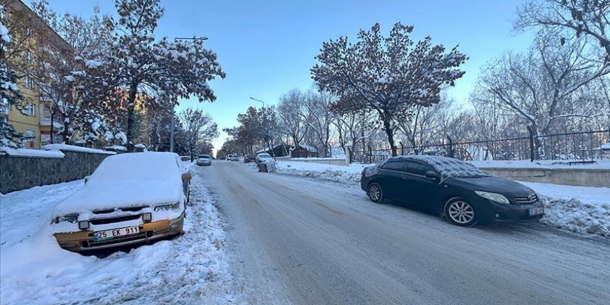 Erzurum'da termometreler sıfırın altında 18 dereceyi gösterdi