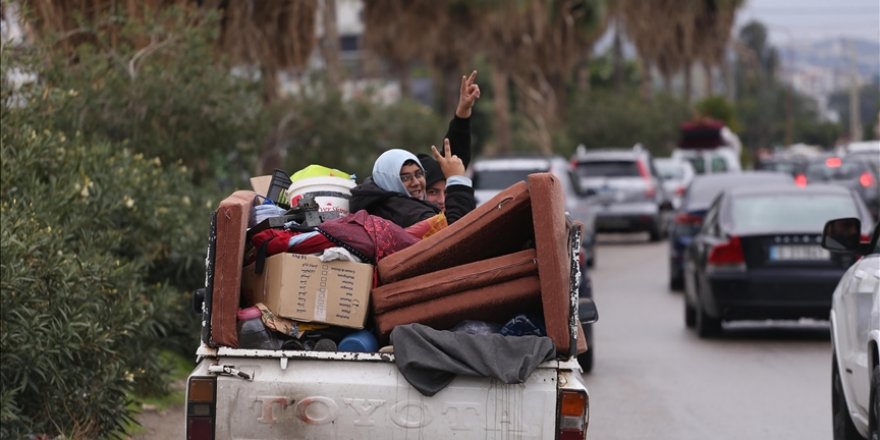 Lübnan ile İsrail arasındaki ateşkesin ardından 15 binden fazla Lübnanlı evlerine döndü