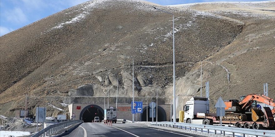 Sürücülerin korkulu rüyası Güzeldere Geçidi artık tünelle aşılıyor