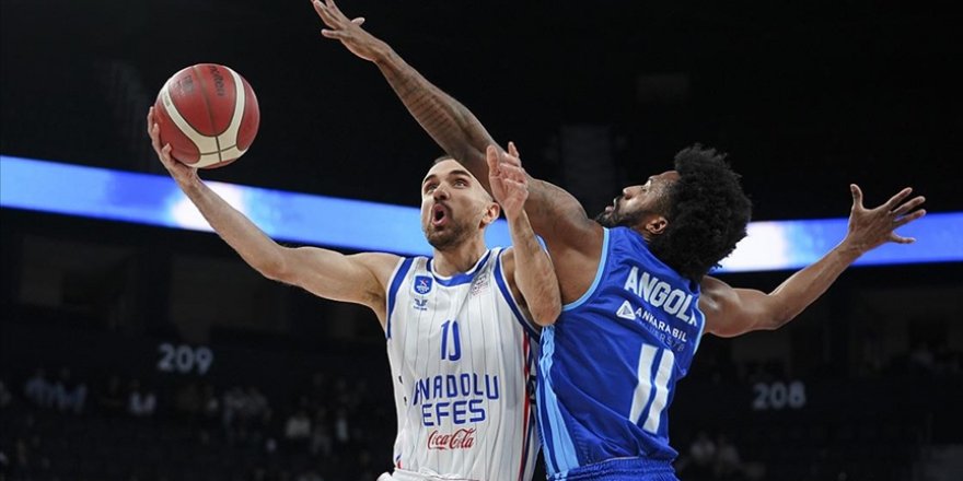 Anadolu Efes, sahasında Türk Telekom'u 86-81 yendi