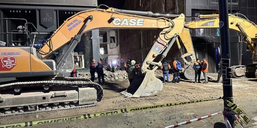 Güngören'de kısmen çöken binanın enkazında kalan işçinin cesedine ulaşıldı