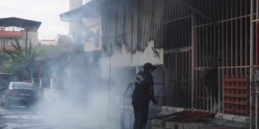 Aydın'da veteriner kliniğinde çıkan yangında 4 kişi dumandan etkilendi