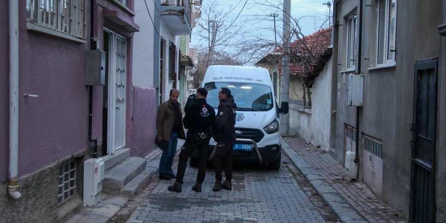 Uşak'ta karısı tarafından bıçaklanan kişi ağır yaralandı