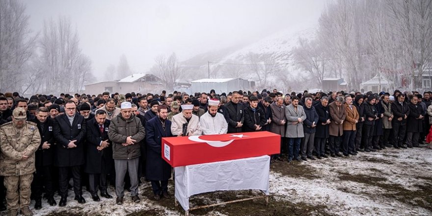 Şehitlerimizi uğurladık