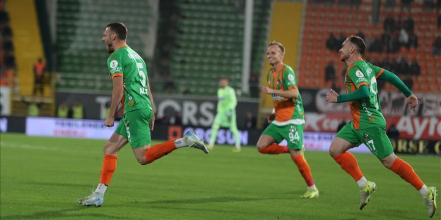 Corendon Alanyaspor, evinde ağırladığı Gaziantep FK'yi yendi