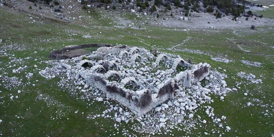 Kervanların durağı 800 yıllık "Tol Han" doğaseverlerin yeni rotası oldu