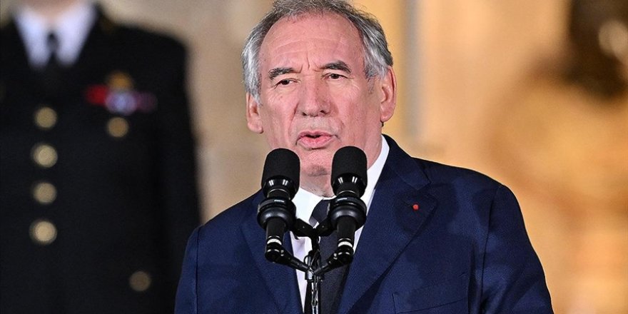 Fransa'da Başbakan Bayrou yeni hükümeti kurdu