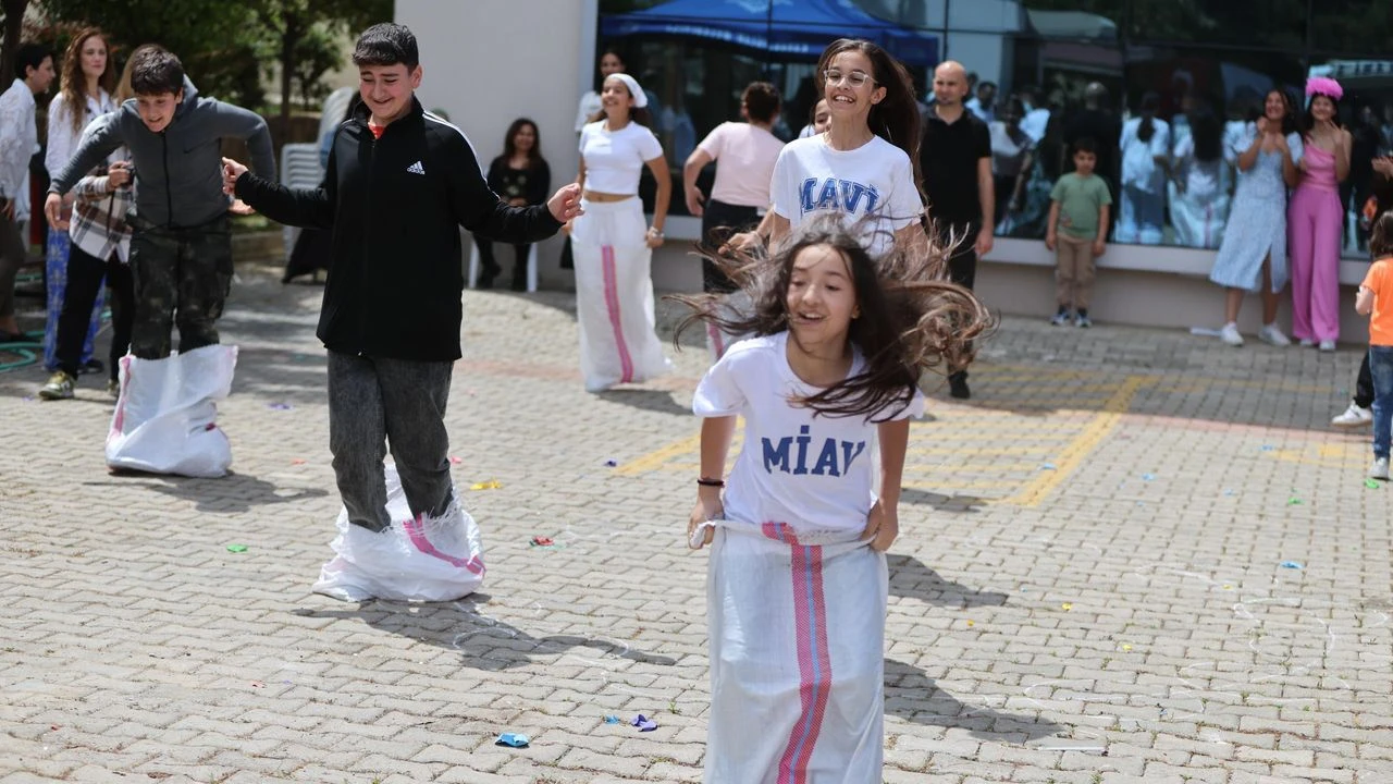 Karabağlar’da baharın coşkusu gençlerle buluştu