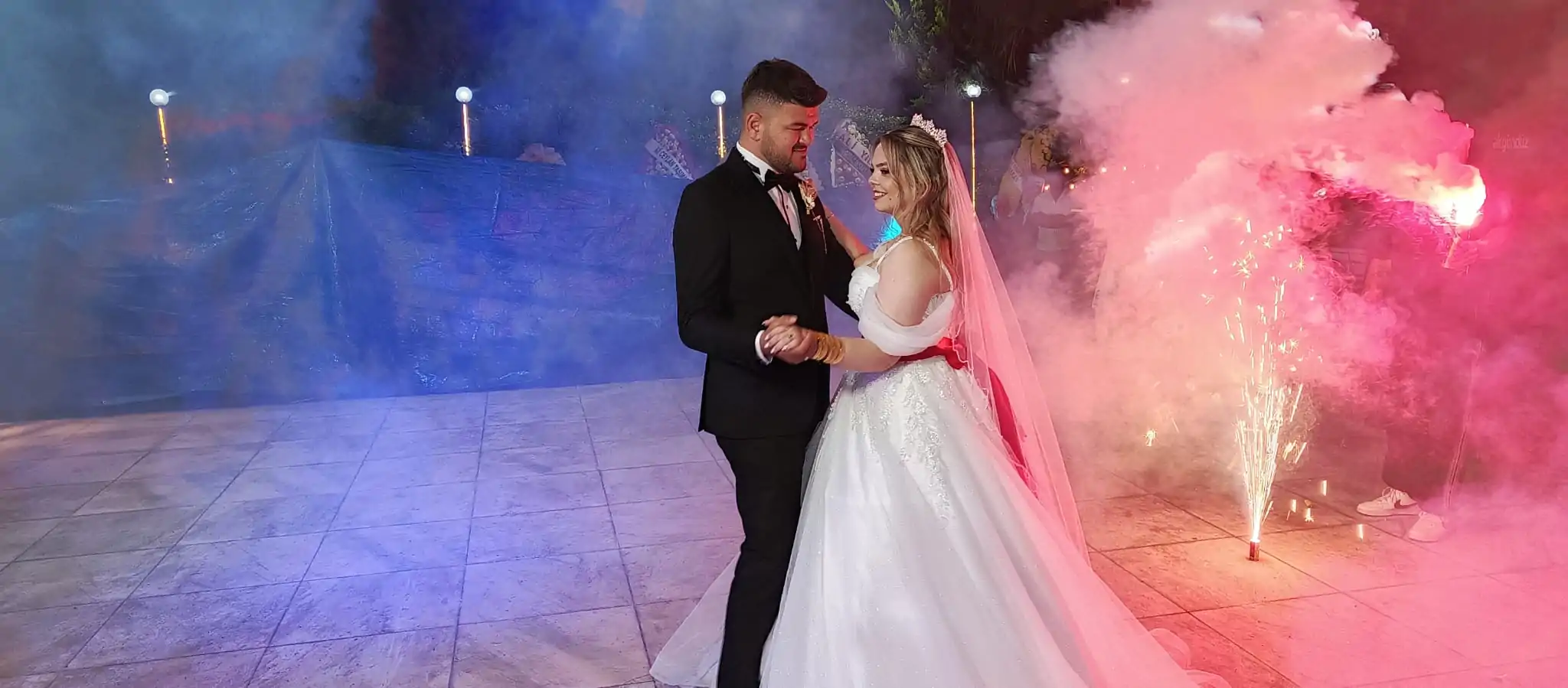 Menderes’te Yılın Düğünü! İlker Gür ve Özlem Sivri Görkemli bir törenle evlendi