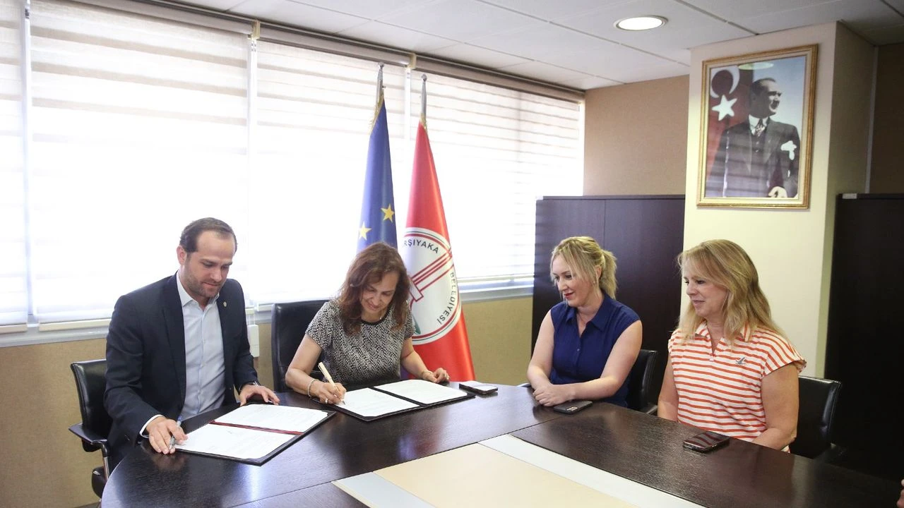 Karşıyaka’da ‘sağlıklı kentleşme’ için imzalar atıldı