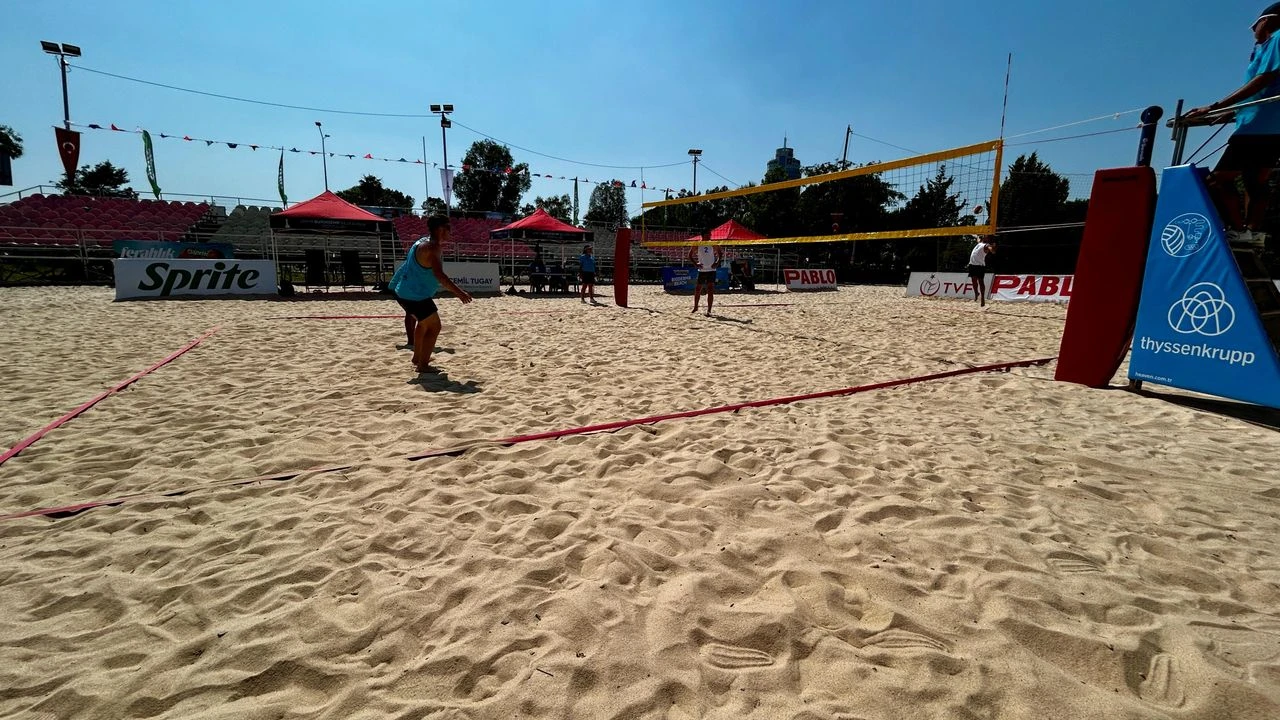 İzmir plaj voleybolunun kalbi olacak!