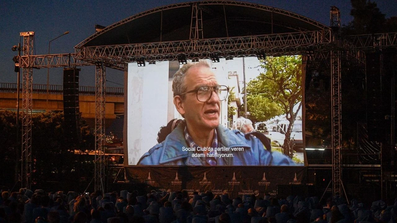 İzmir'de açık havada sinema keyfi!