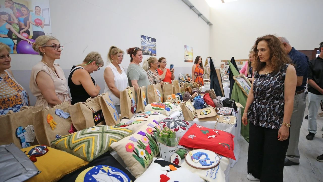 Karşıyakalı kadınlardan 'el emeği' sergisi