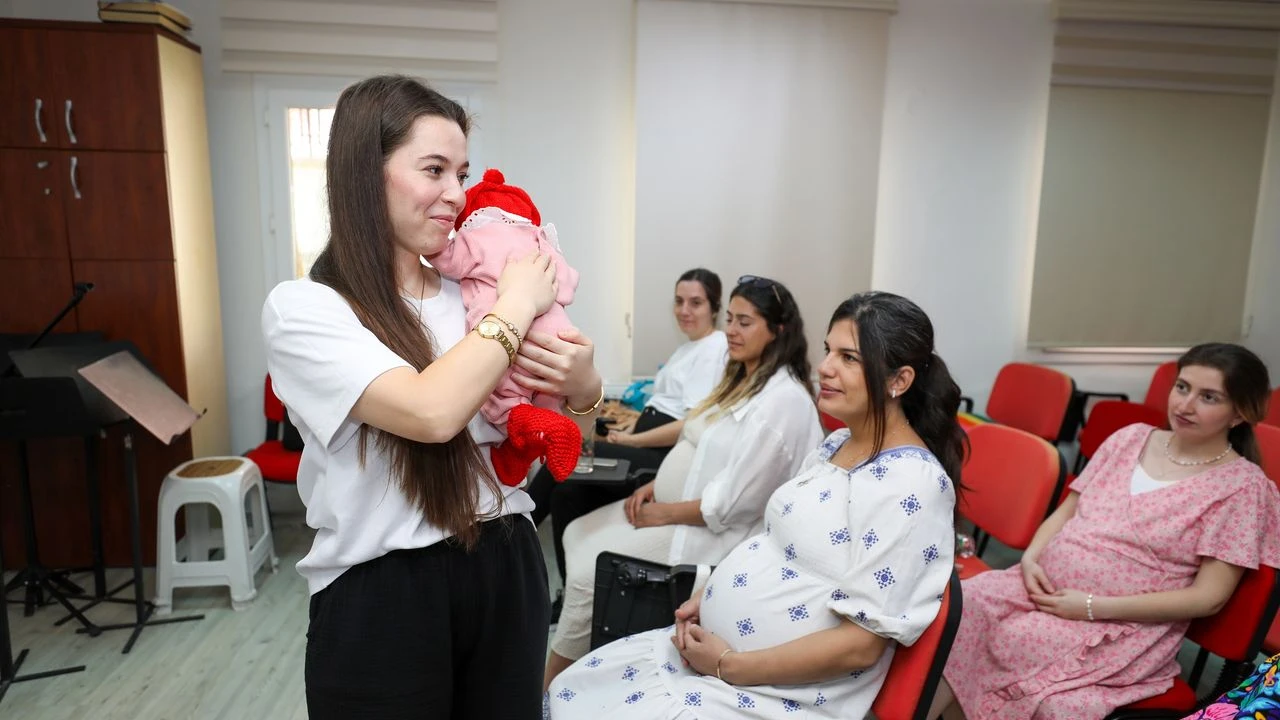 Gaziemir'de anne adaylarına eğitim