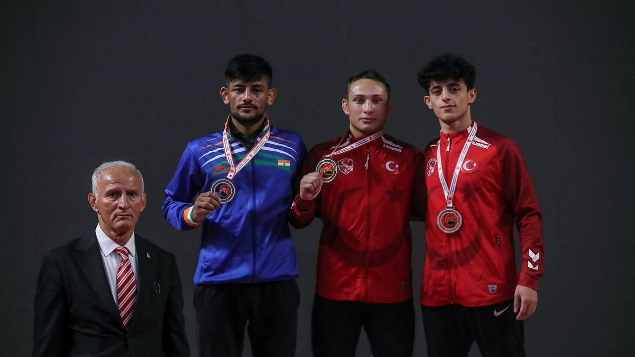 Güreşe İzmir damgası