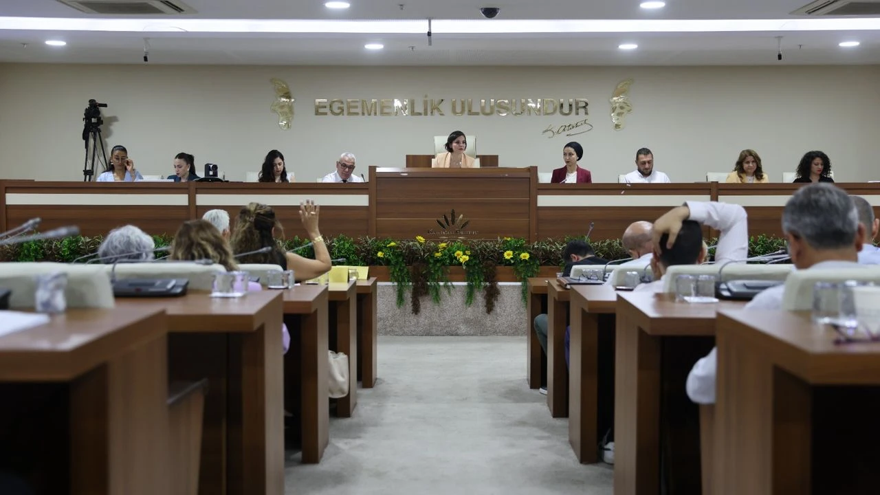 Karabağlar Meclisi kararlarına muhalefet damga vurdu: Oy çokluğuyla ret!