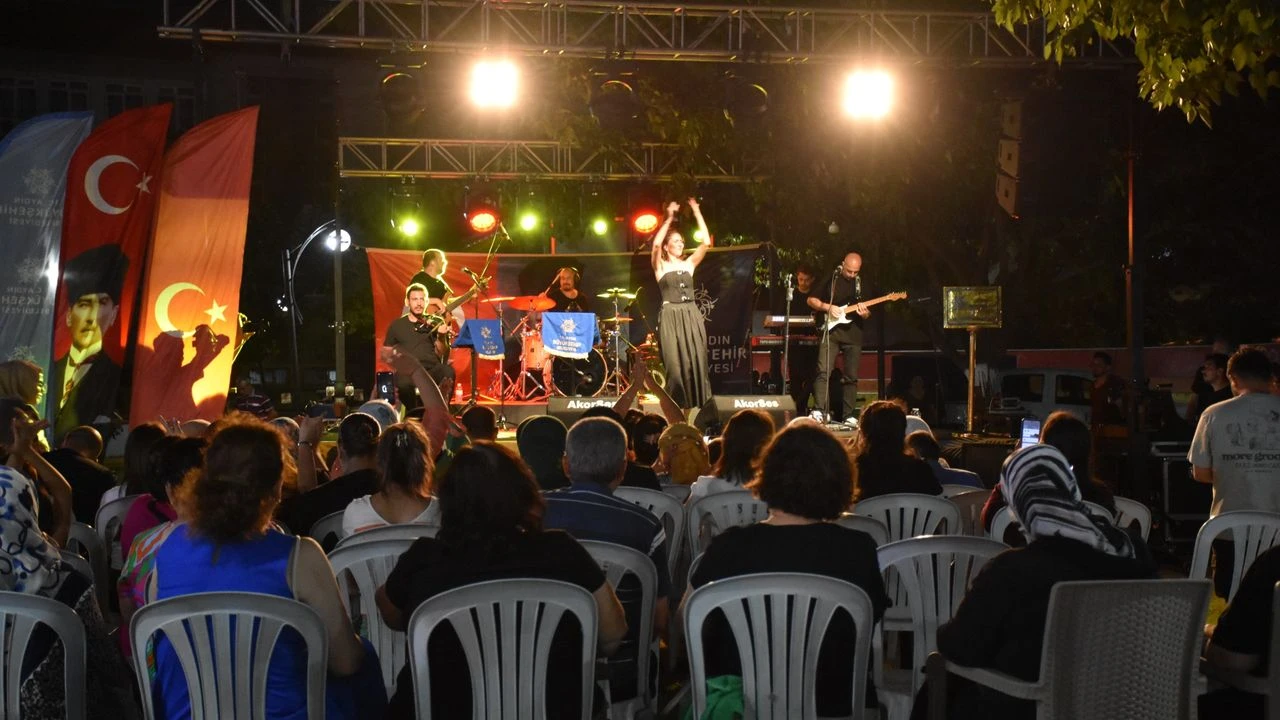 Başkan Çerçioğlu Germenciklileri yaz konseri ile buluşturdu