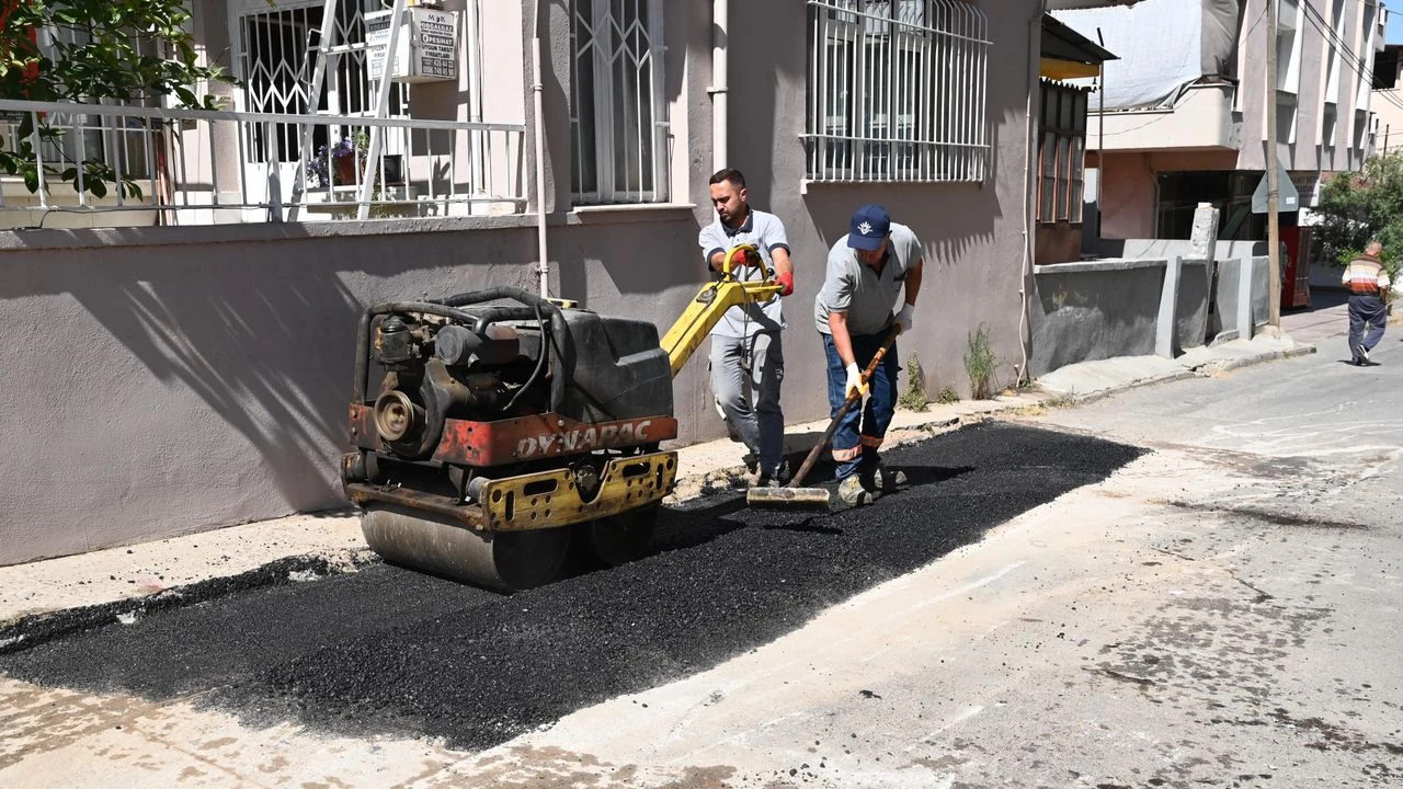 Karabağlar’da asfalt çalışmaları tam gaz!