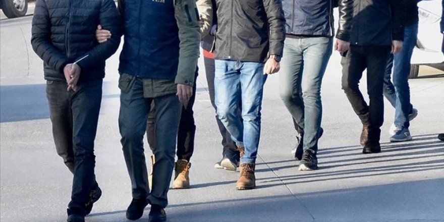 İstanbul'da FETÖ'nün hücre evlerine eş zamanlı operasyon: 29 gözaltı