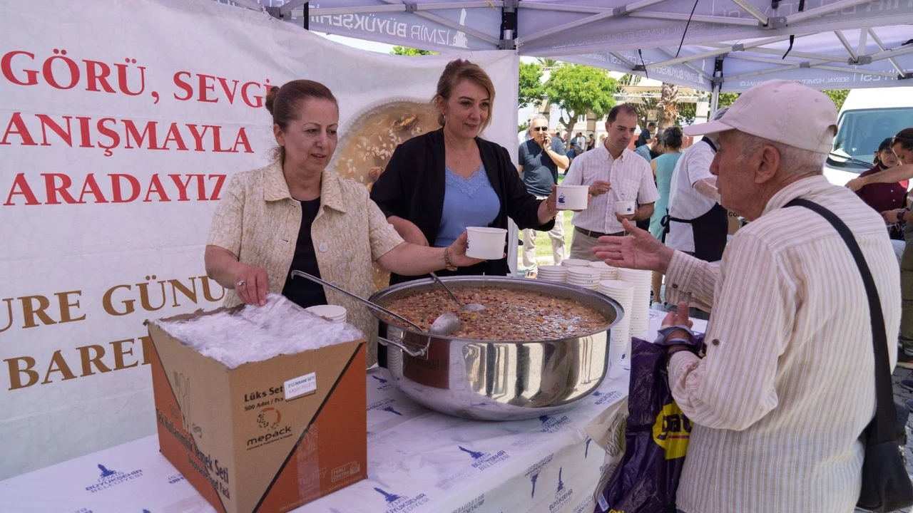 İzmir’de Muharrem ayı bereketi