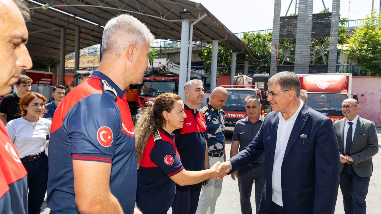 Başkan Tugay’dan ateş savaşçılarına teşekkür ziyareti