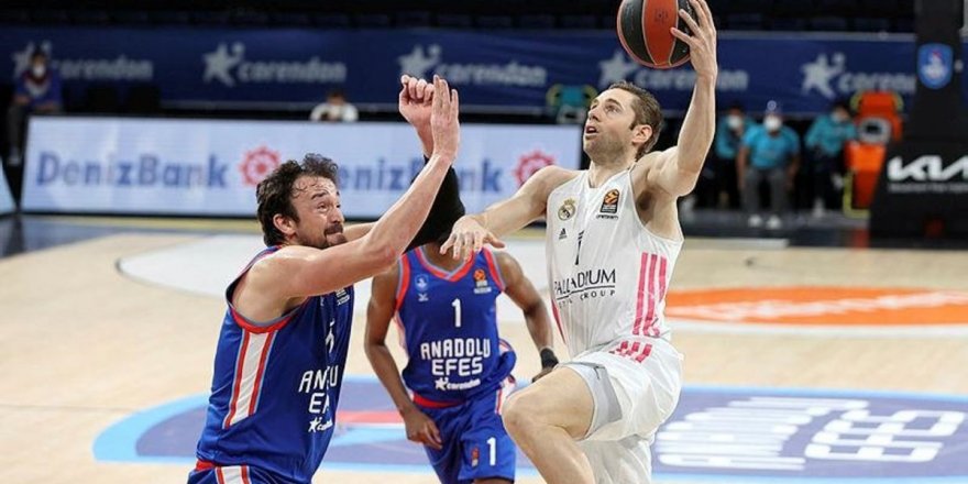 Anadolu Efes: 90 - Real Madrid: 63