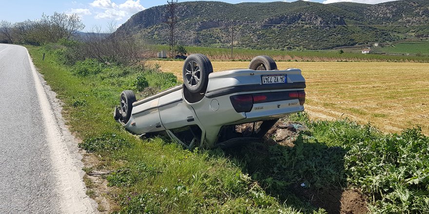 Korona virüs test sonucunu öğrenmeye giden aile kaza yaptı: 3 yaralı