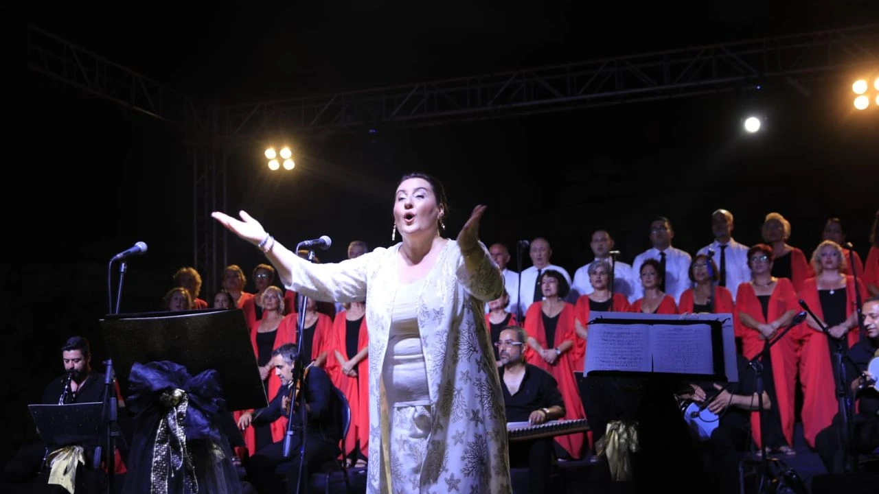 Seferihisar'da sanat ve dayanışma “Yıldızların Altında” buluştu